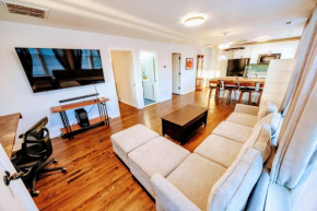 Cozy 2BR Retreat Free Parking & BBQ - Pets is ok! 10 Mins to DC!